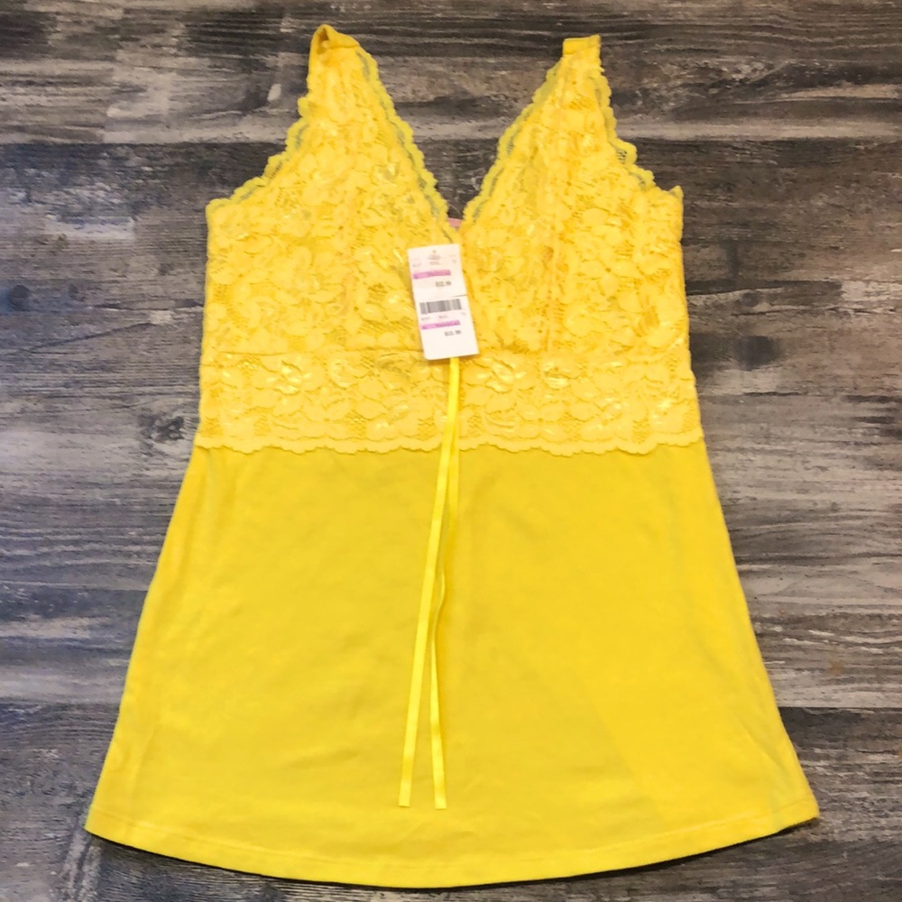 Sunflower yellow, lacy tank-top.